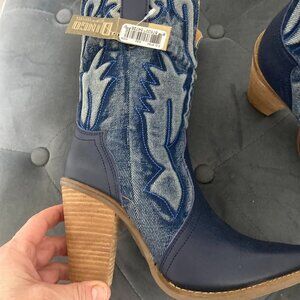 Dingo Tipsy Blue Cowboy Boots Booties Womens Blue Boot 8 M Pointed Toe